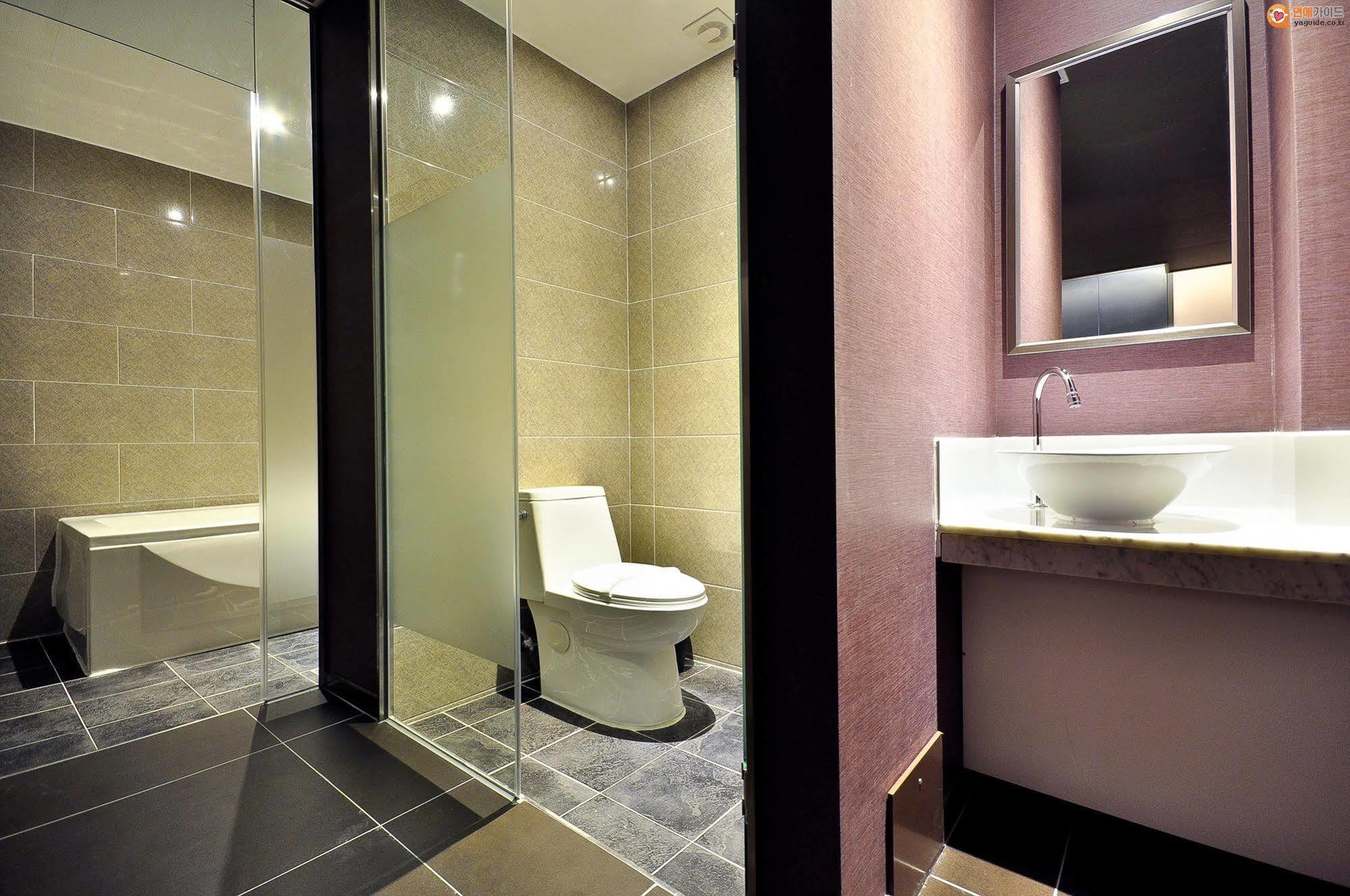 Boutique H Hotel Тегу Екстер'єр фото