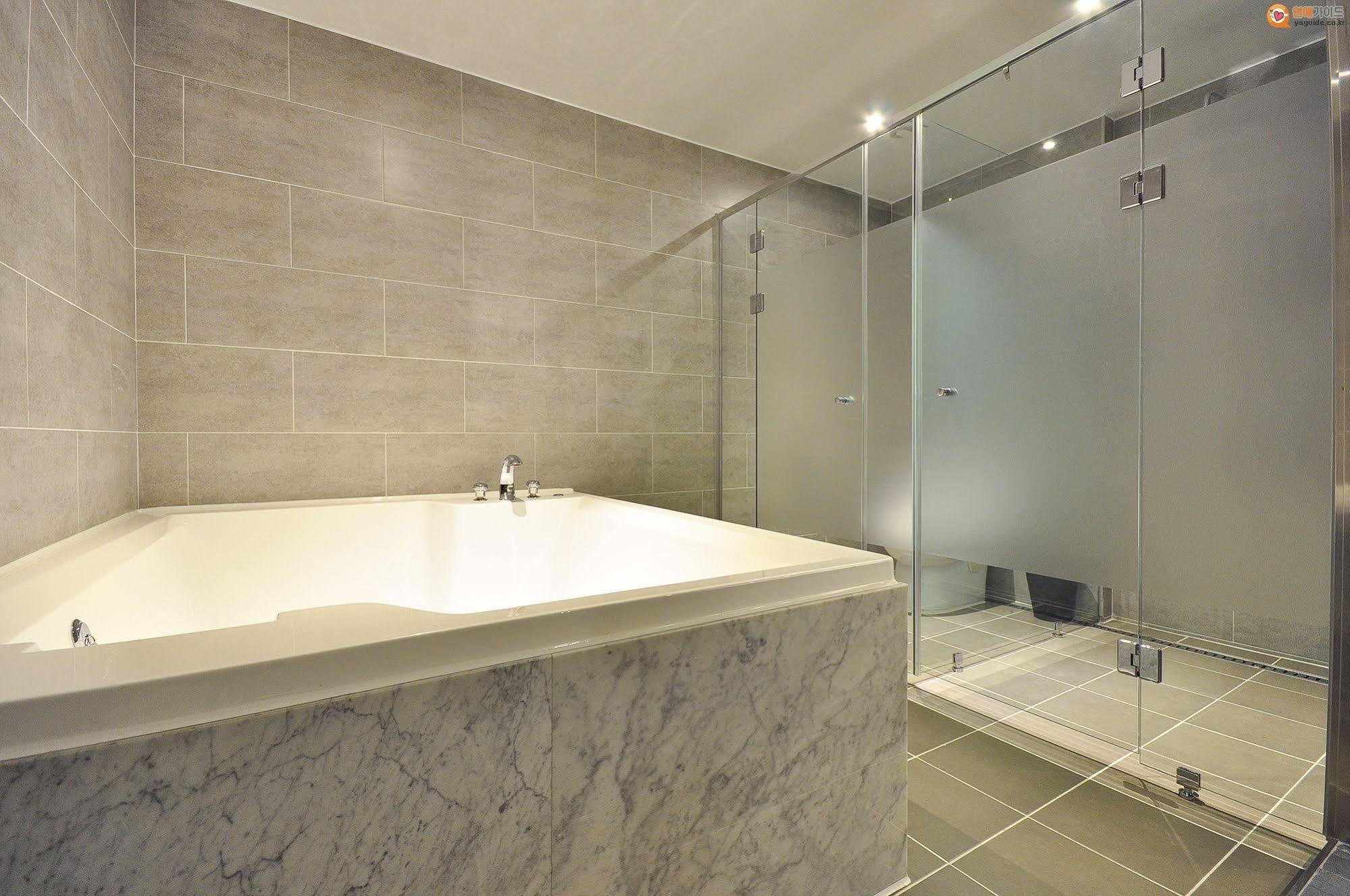 Boutique H Hotel Тегу Екстер'єр фото