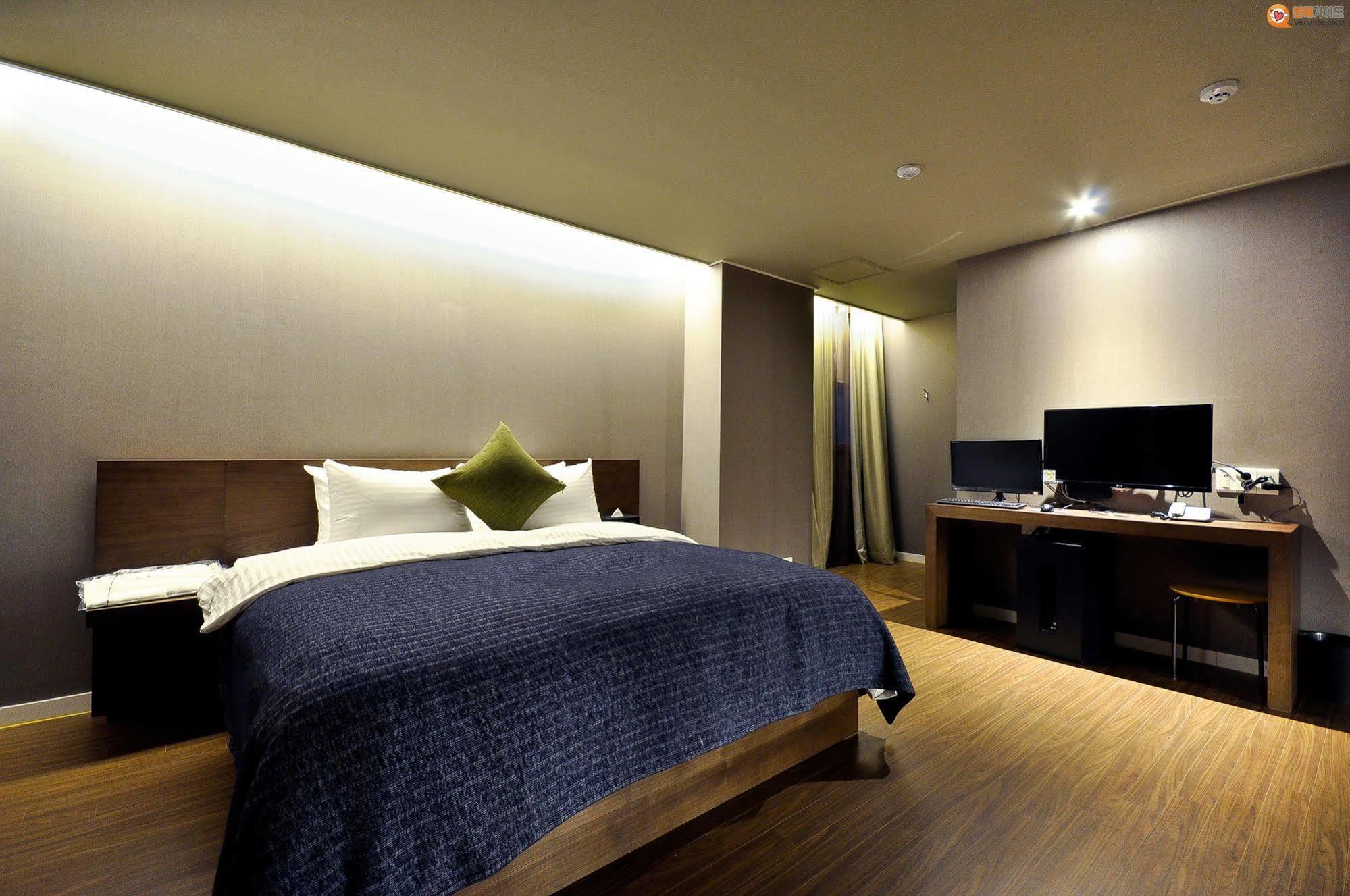 Boutique H Hotel Тегу Екстер'єр фото