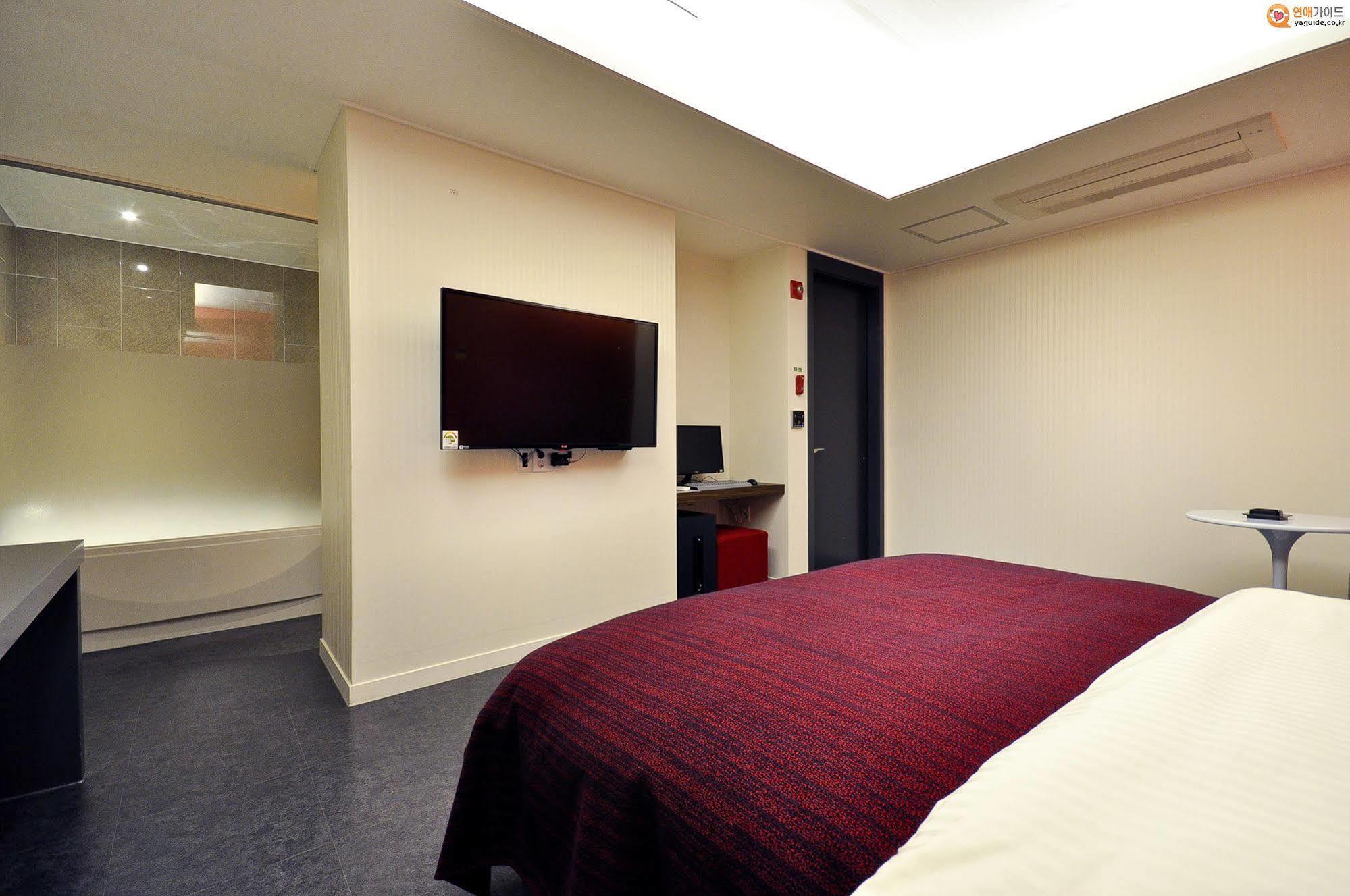 Boutique H Hotel Тегу Екстер'єр фото