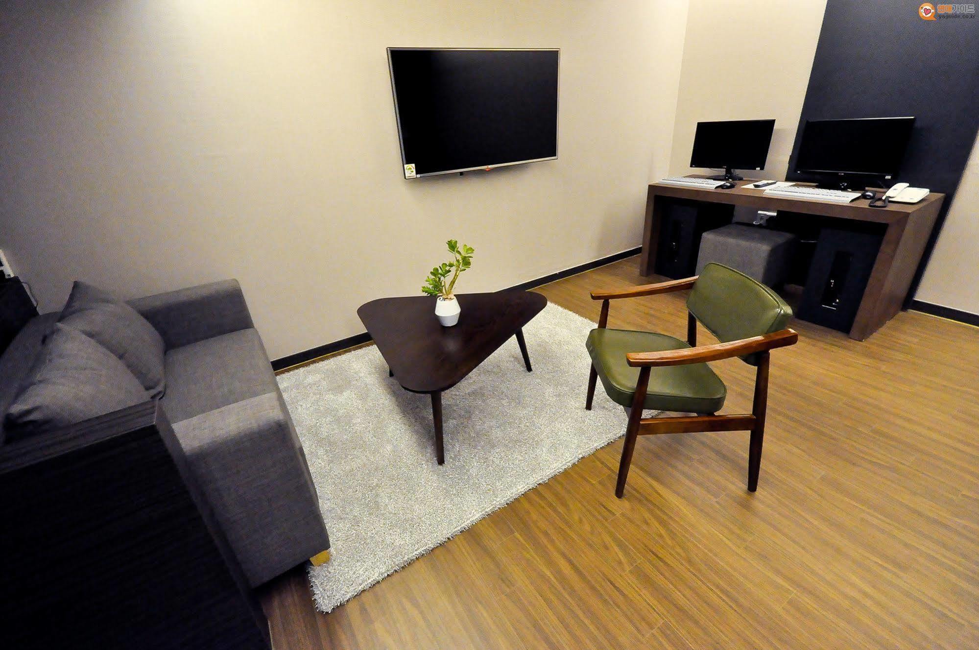Boutique H Hotel Тегу Екстер'єр фото