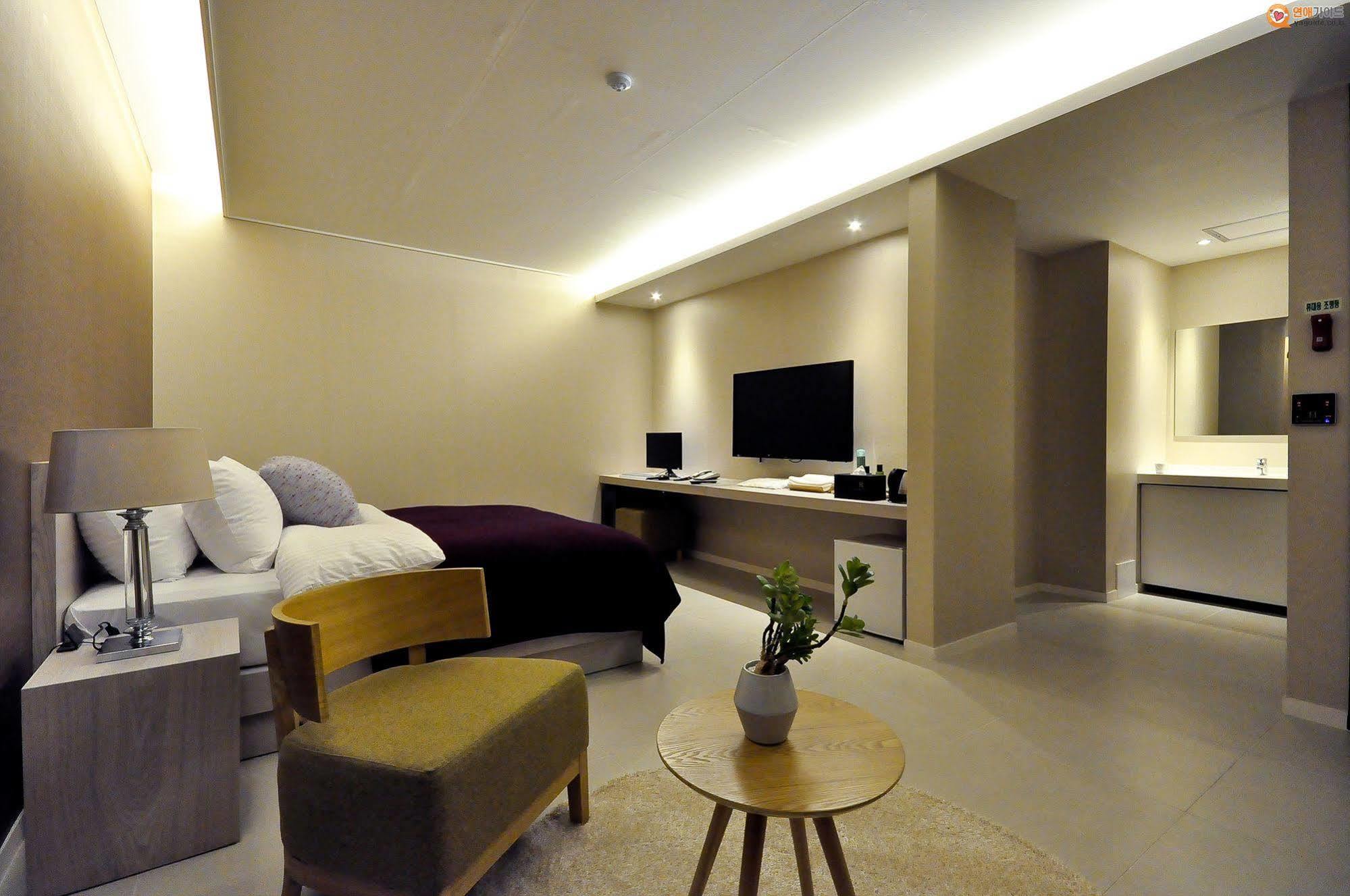 Boutique H Hotel Тегу Екстер'єр фото